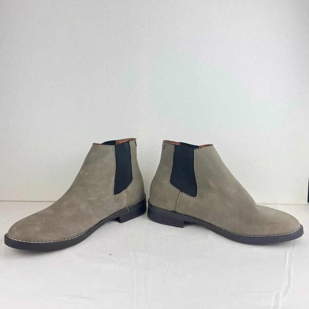 GUC Madden Chelsea Ankle Boots Elastic Gores Slip On Grey Faux Suede Mens Sz 9.5